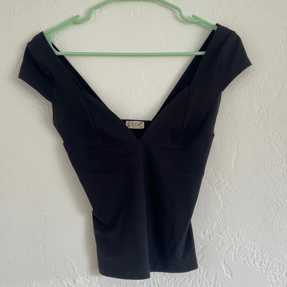 Free People black crop top with v neck XS